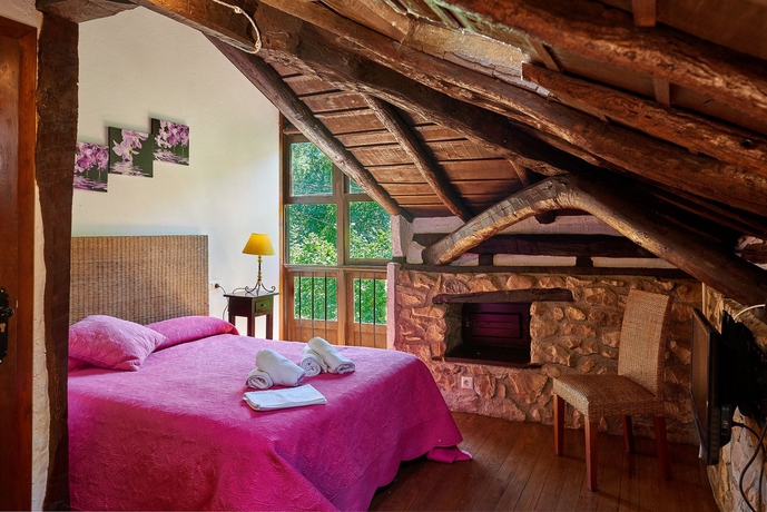 Imagen de la habitación del Hotel Rural La Tahona De Besnes. Foto 13