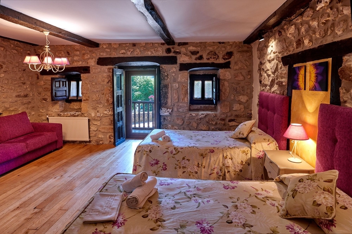 Imagen de la habitación del Hotel Rural La Tahona De Besnes. Foto 14