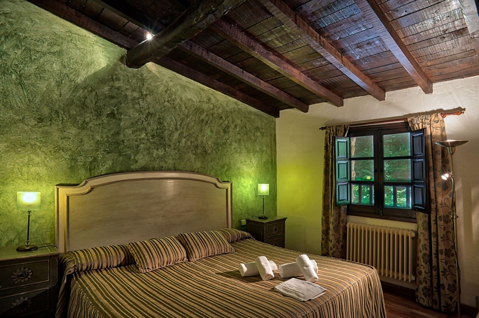 Imagen de la habitación del Hotel Rural La Tahona De Besnes. Foto 18