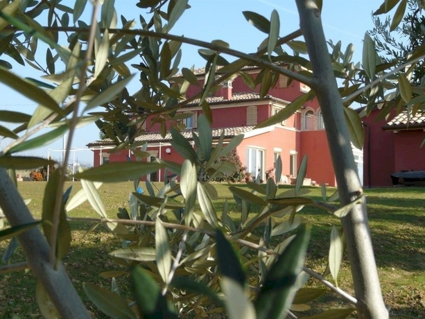 Imagen de los exteriores del Hotel Rural L'antigo Granaro. Foto 5