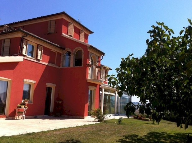 Imagen de los exteriores del Hotel Rural L'antigo Granaro. Foto 6