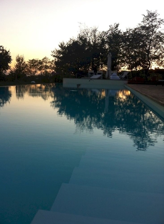 Imagen de la piscina del Hotel Rural L'antigo Granaro. Foto 9