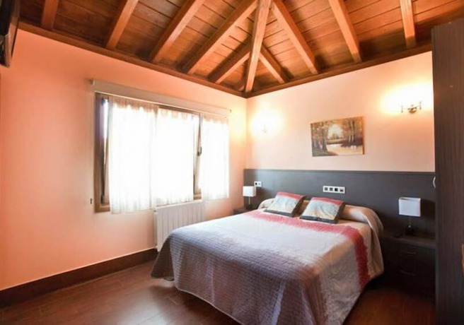 Imagen de la habitación del Hotel Rural Las Palmeras Muskiz. Foto 2