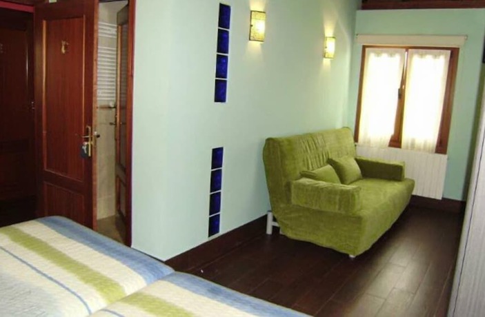Imagen de la habitación del Hotel Rural Las Palmeras Muskiz. Foto 3