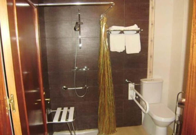 Imagen de la habitación del Hotel Rural Las Palmeras Muskiz. Foto 9