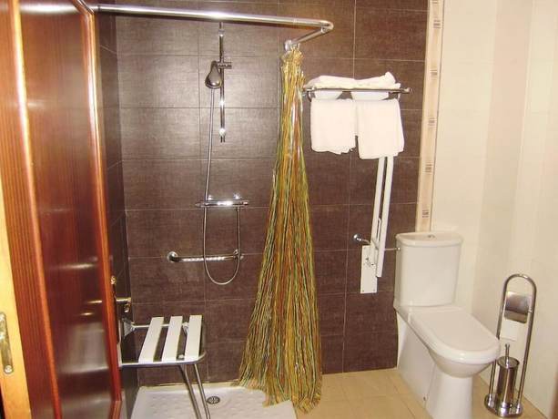 Imagen de la habitación del Hotel Rural Las Palmeras Muskiz. Foto 16