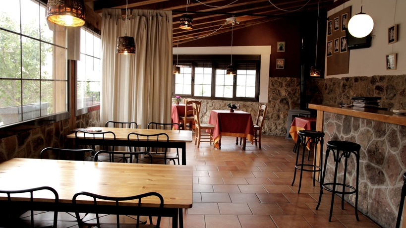 Imagen del bar/restaurante del Hotel Rural Laureana Marcos. Foto 2
