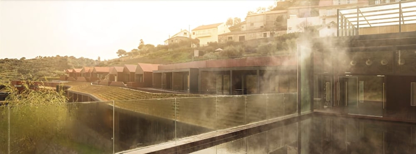 Imagen de la piscina del Hotel Rural Longroiva. Foto 18