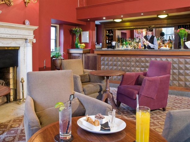 Imagen del bar/restaurante del Hotel Rural Macdonald Linden Hall Golf and Country Club. Foto 5