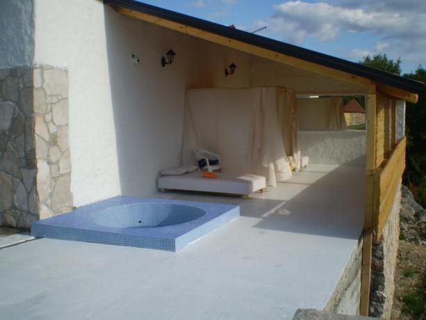 Imagen de los exteriores del Hotel Rural Marića Gaj. Foto 25