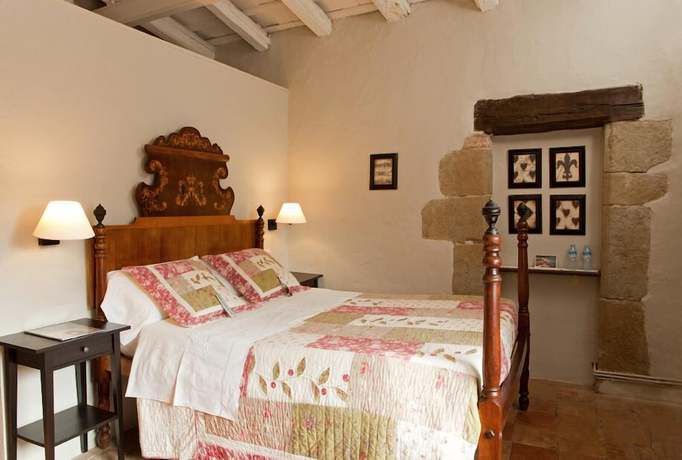 Imagen de la habitación del Hotel Rural Mas Masaller. Foto 3