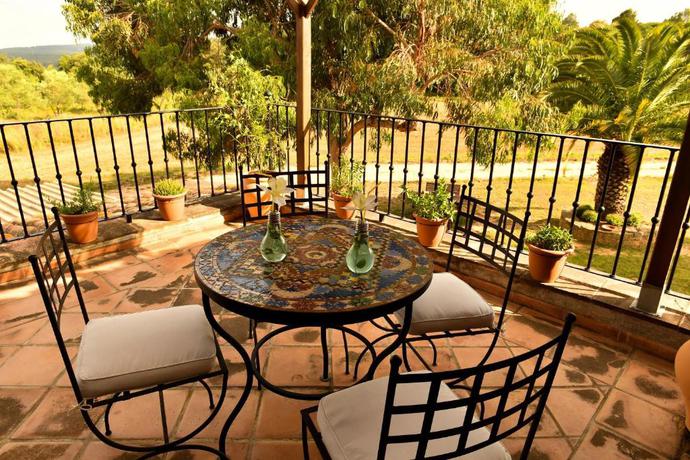 Imagen de los exteriores del Hotel Rural Mas Valoria. Foto 6