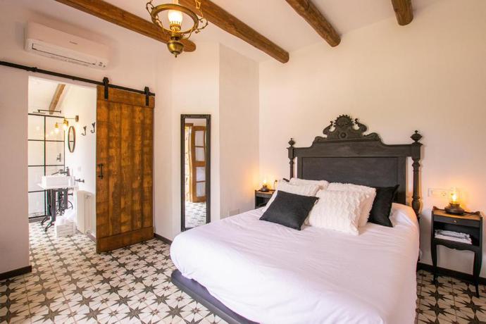 Imagen de la habitación del Hotel Rural Mas Valoria. Foto 4