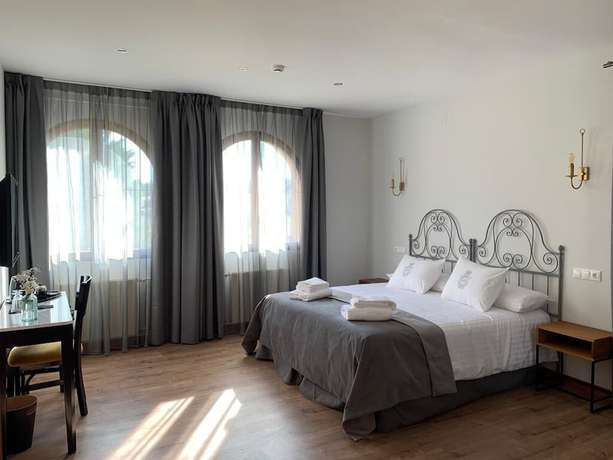 Imagen de la habitación del Hotel Rural Monasterio de Tejeda. Foto 7