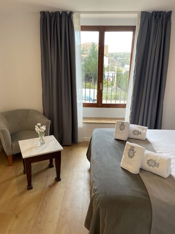 Imagen de la habitación del Hotel Rural Monasterio de Tejeda. Foto 16