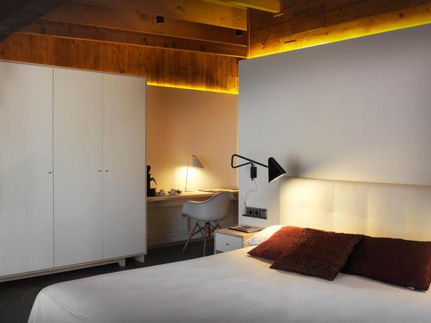 Imagen de la habitación del Hotel Rural Mont-sant. Foto 5