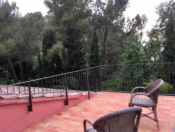 Imagen de los exteriores del Hotel Rural Mont-sant. Foto 13