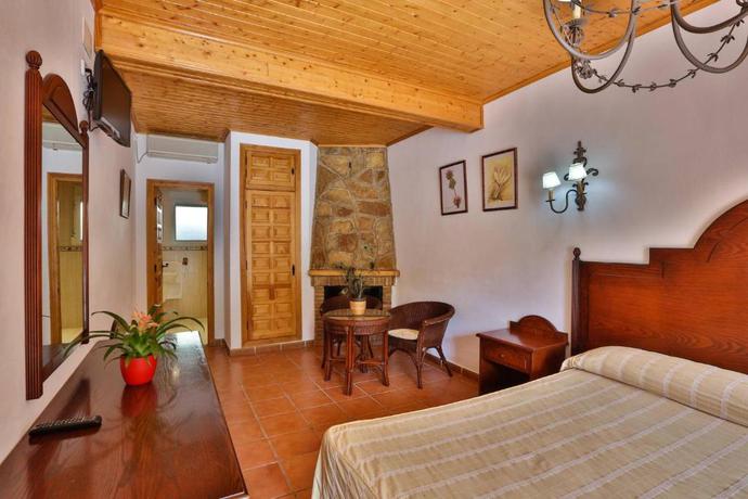 Imagen de la habitación del Hotel Rural Noguera De La Sierpe. Foto 2