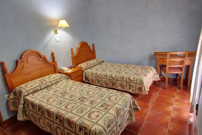 Imagen de la habitación del Hotel Rural Ocell Francolí. Foto 5