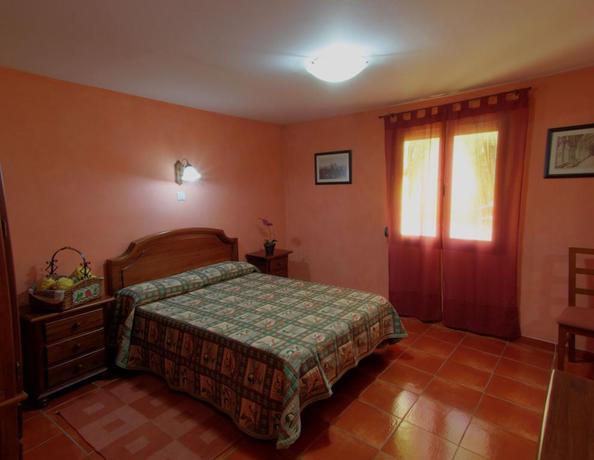 Imagen de la habitación del Hotel Rural Ocell Francolí. Foto 8