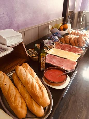 Imagen del bar/restaurante del Hotel Rural Orellana. Foto 2