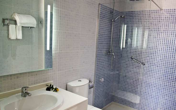 Imagen de la habitación del Hotel Rural Orellana. Foto 6