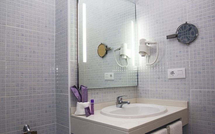 Imagen de la habitación del Hotel Rural Orellana. Foto 7