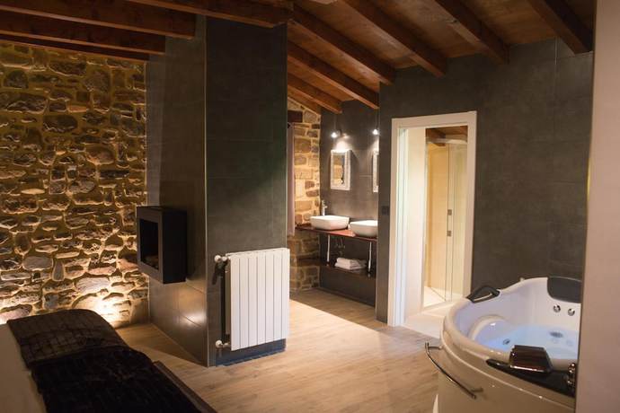 Imagen de la habitación del Hotel Rural Osabarena Hotela. Foto 9