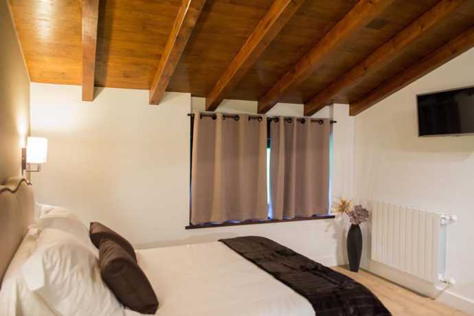 Imagen de la habitación del Hotel Rural Osabarena Hotela. Foto 11