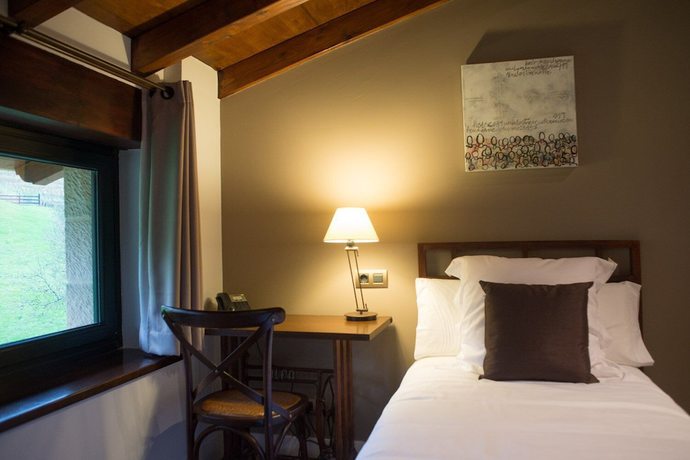 Imagen de la habitación del Hotel Rural Osabarena Hotela. Foto 13