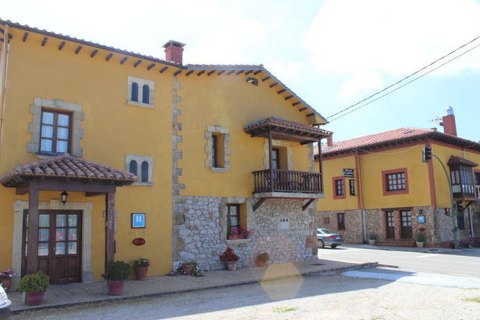 Imagen general del Hotel Rural PERELADA. Foto 10