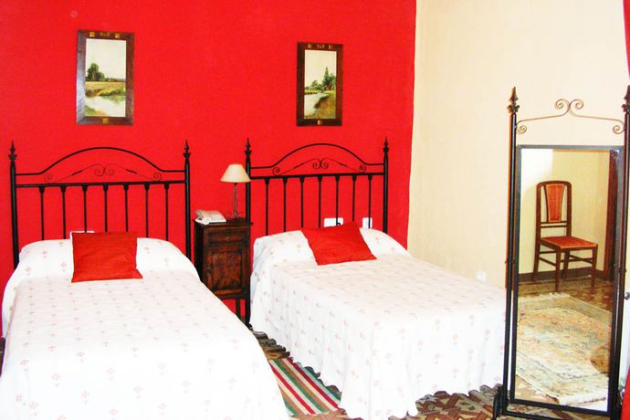 Imagen de la habitación del Hotel Rural Palacio Guzmanes. Foto 6