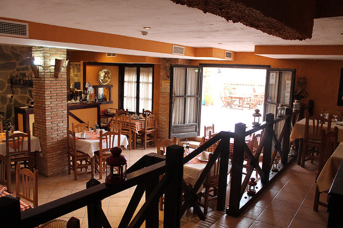Imagen del bar/restaurante del Hotel Rural Palacio Guzmanes. Foto 4