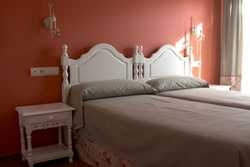 Imagen de la habitación del Hotel Rural Palacio de Monfarracinos. Foto 6