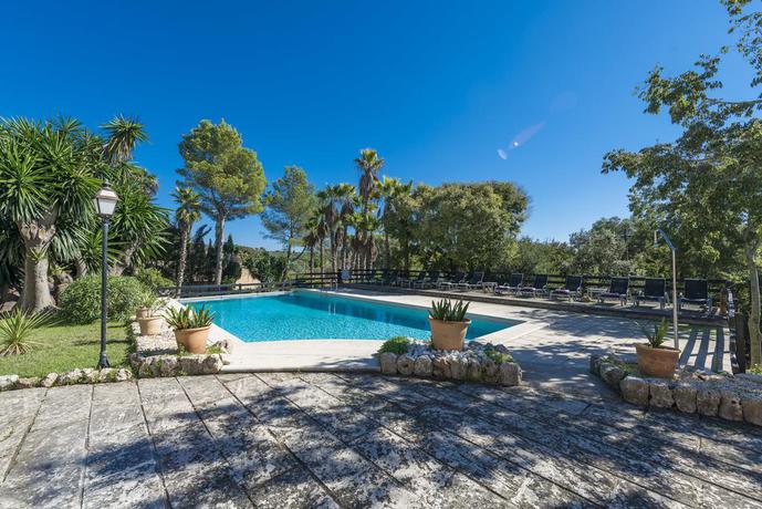 Imagen de la piscina del Hotel Rural Petit Son Jordà. Foto 13