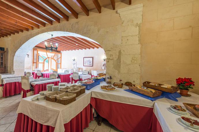 Imagen del bar/restaurante del Hotel Rural Petit Son Jordà. Foto 5