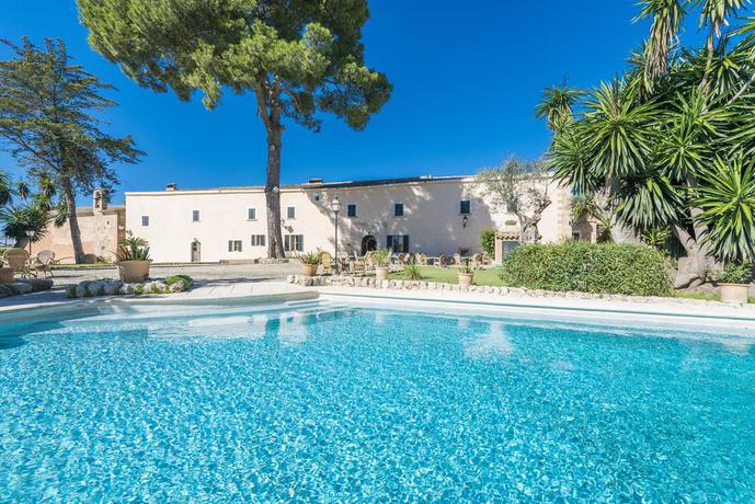 Imagen de la piscina del Hotel Rural Petit Son Jordà. Foto 14