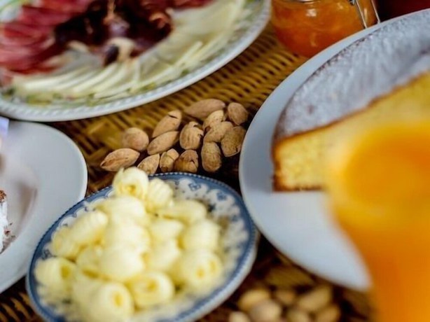 Imagen del bar/restaurante del Hotel Rural Picos de Europa. Foto 7