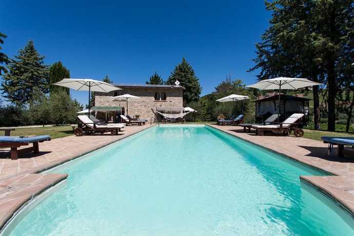 Imagen de la piscina del Hotel Rural Podere Caldaruccio La Pineta. Foto 15