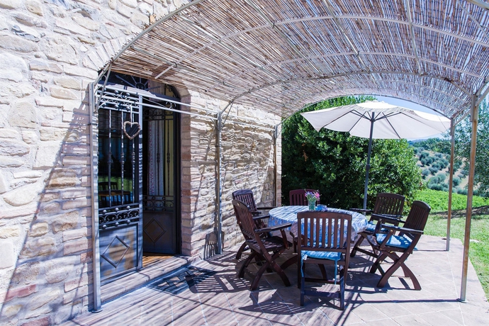 Imagen de los exteriores del Hotel Rural Podere Caldaruccio La Pineta. Foto 5