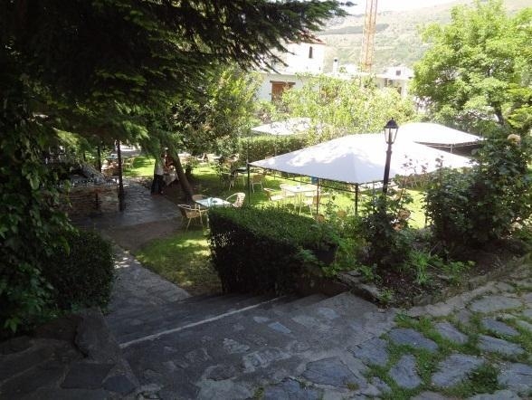 Imagen de los exteriores del Hotel Rural Poqueira II. Foto 7