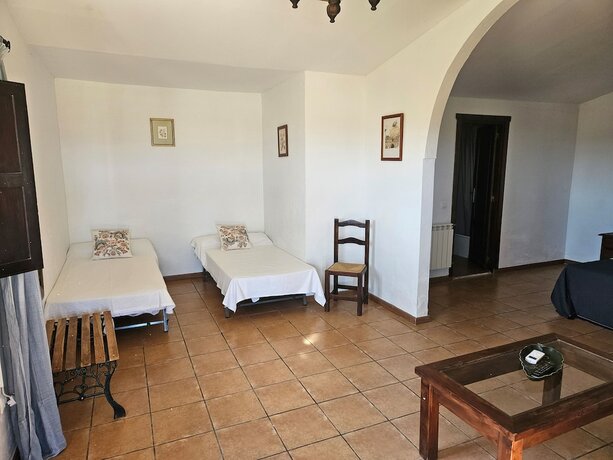 Imagen de la habitación del Hotel Rural Portilla de Monfragüe. Foto 18