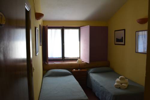 Imagen de la habitación del Hotel Rural Posada de Alajar. Foto 7