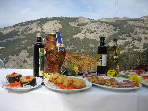 Imagen del bar/restaurante del Hotel Rural Puerto Mágina. Foto 4