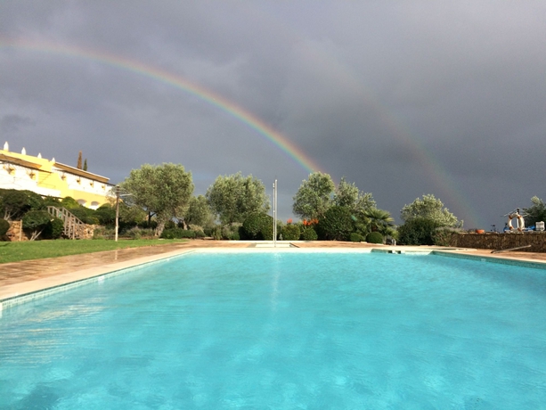 Imagen de la piscina del Hotel Rural Quinta Do Marco. Foto 13