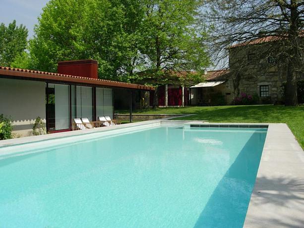 Imagen de la piscina del Hotel Rural Quinta da Ponte do Louro. Foto 19