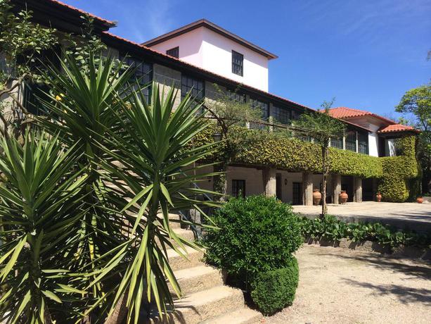 Imagen de los exteriores del Hotel Rural Quinta da Ponte do Louro. Foto 14