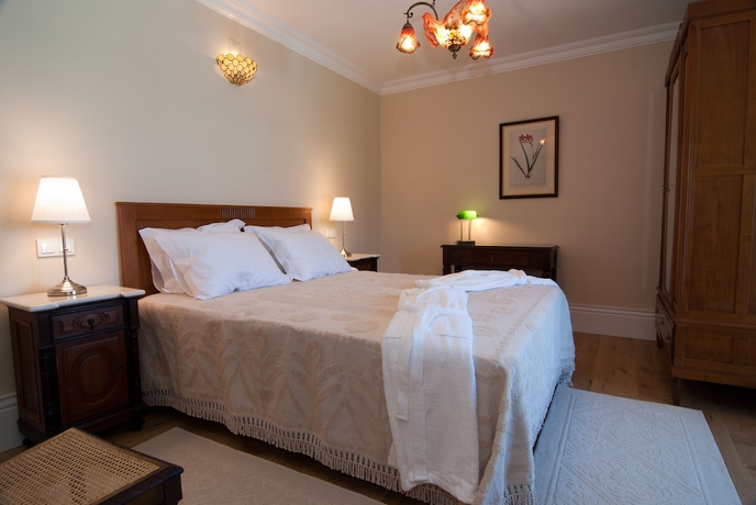 Imagen de la habitación del Hotel Rural Quinta do Outeiro. Foto 14