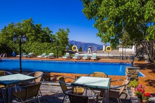 Imagen de la piscina del Hotel Rural Real de Poqueira. Foto 21