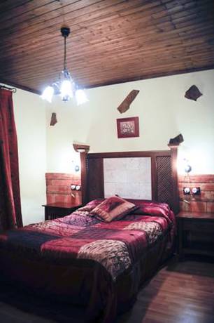 Imagen de la habitación del Hotel Rural Restaurante Los Rosales. Foto 3